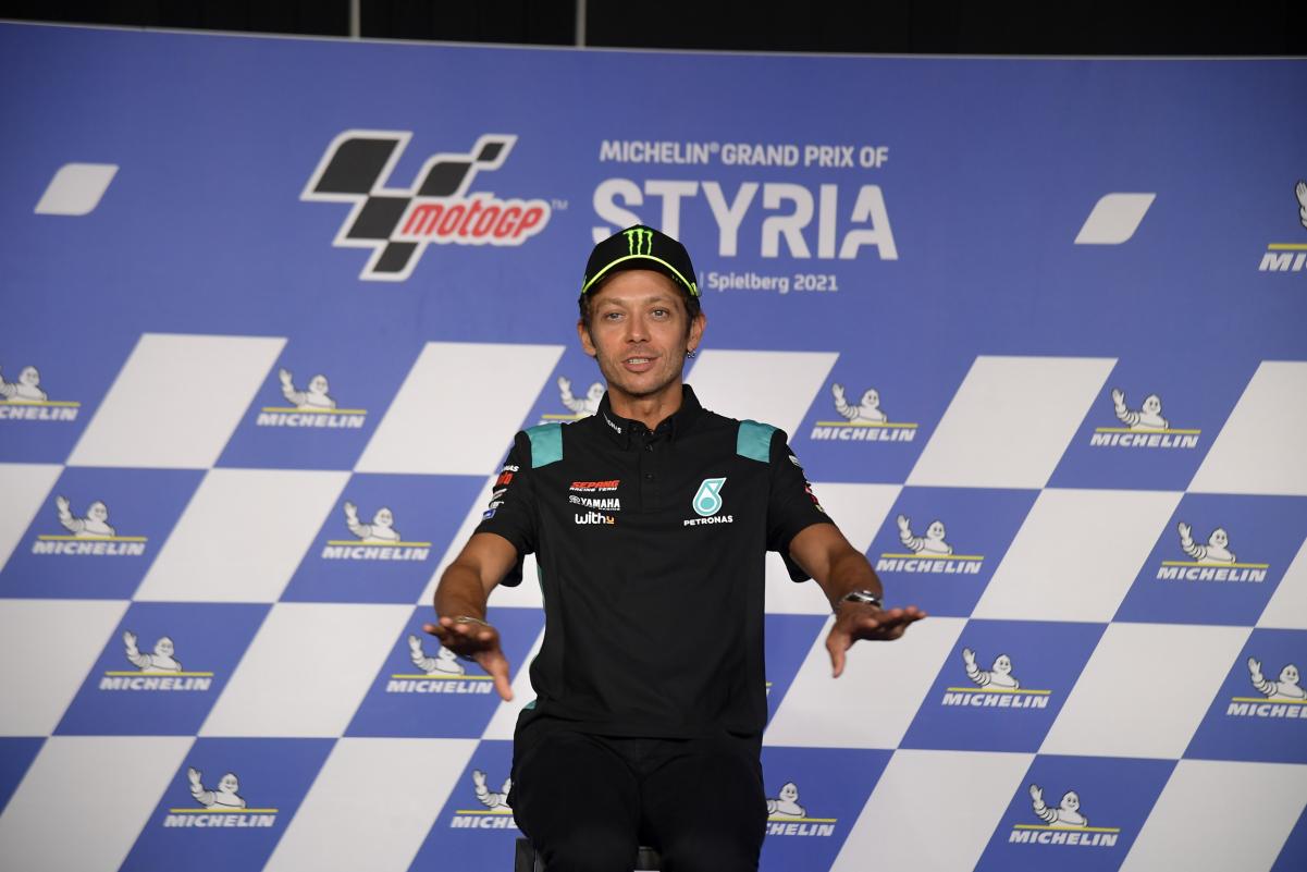 rossi_petronas_saudis_3.jpg