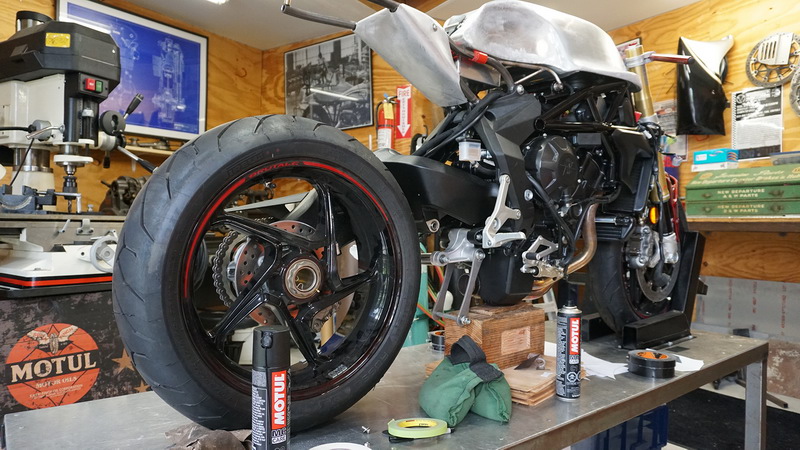 Motul, MV Agusta και Deus Ex Machina