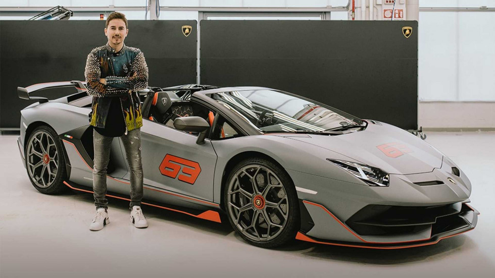 O Jorge Lorenzo παρέλαβε τη νέα του Lamborghini