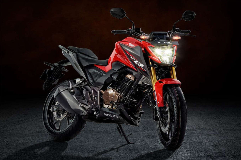 Honda CB300F 2023 - 300άρι με τιμή κάτω από 2.000 ευρώ, γίνεται;