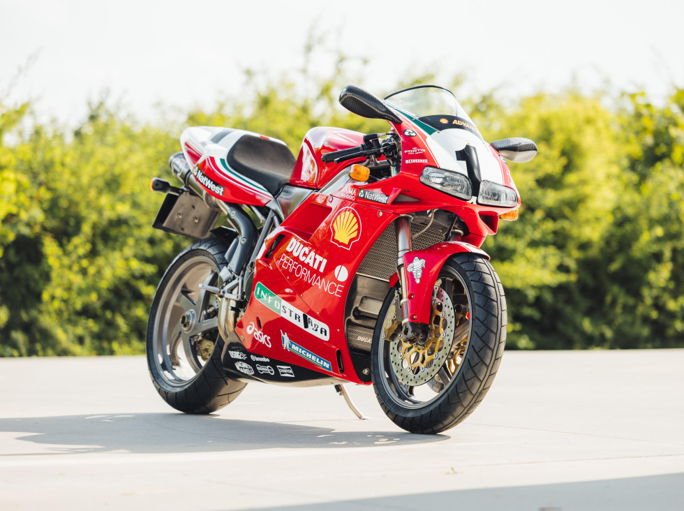 Σε δημοπρασία μία άκρως συλλεκτική Ducati 996 SPS Factory Replica