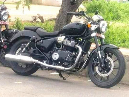 Royal Enfield Bobber - Spy pic