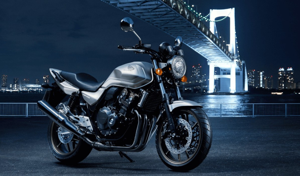 Ιαπωνικές φήμες για τετρακύλινδρο Honda CB500 Super Four