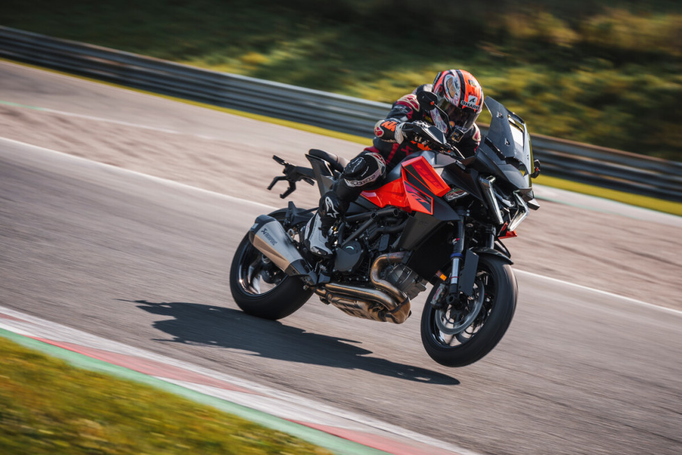 EICMA 2024 – KTM 1390 Super Duke GT 2025