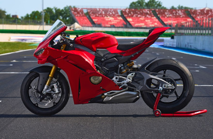 Ducati Panigale V4 2025 – Ξεπερνά τα... 70.000 ευρώ, με full extra!