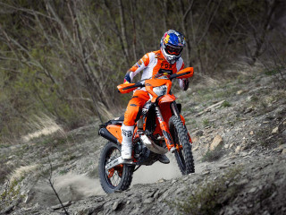 KTM 300 EXC HardEnduro 2025 - Περισσότερο hard από ποτέ!