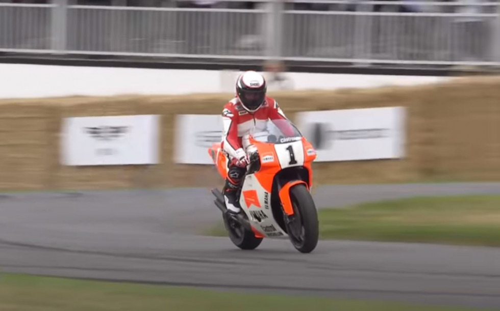 Goodwood Festival of Speed – Ο Wayne Rainey ξανασυνάντησε τη Yamaha YZR500 [βίντεο]