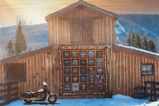 Κουβέρτα Harley–Davidson πωλήθηκε για 11.500 δολάρια. Για καλό σκοπό…