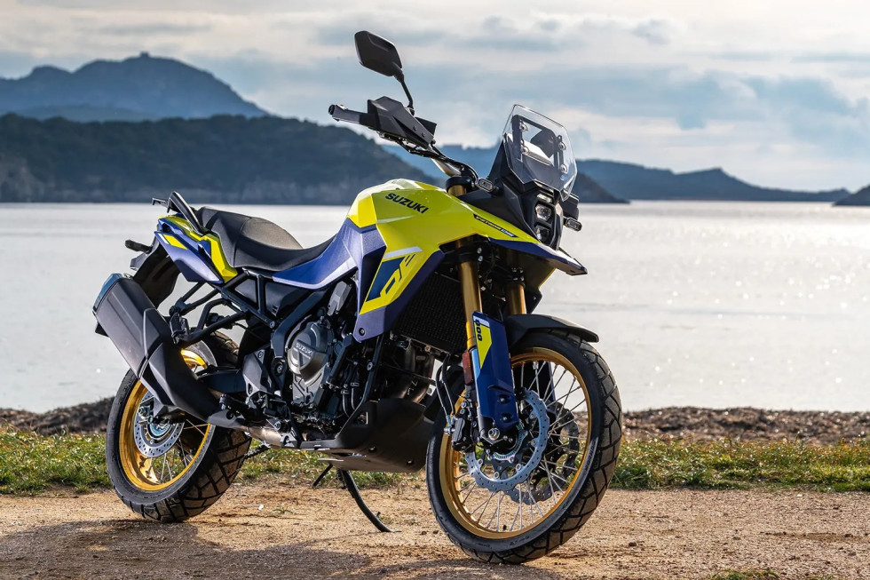 H Suzuki ετοιμάζει V-Strom 800 με πιο ασφάλτινη στόχευση