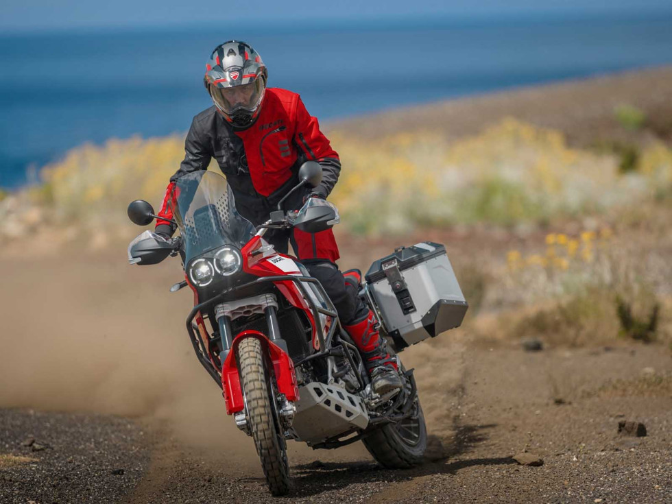 Ducati DesertX Discovery - Mε νέο χρωματισμό και ακόμα πιο πλούσιο εξοπλισμό για περιπέτειες χωρίς όρια