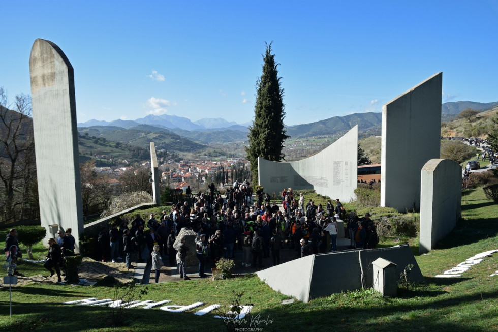 Μοτοσυκλετιστές τίμησαν τα θύματα του Ολοκαυτώματος των Καλαβρύτων