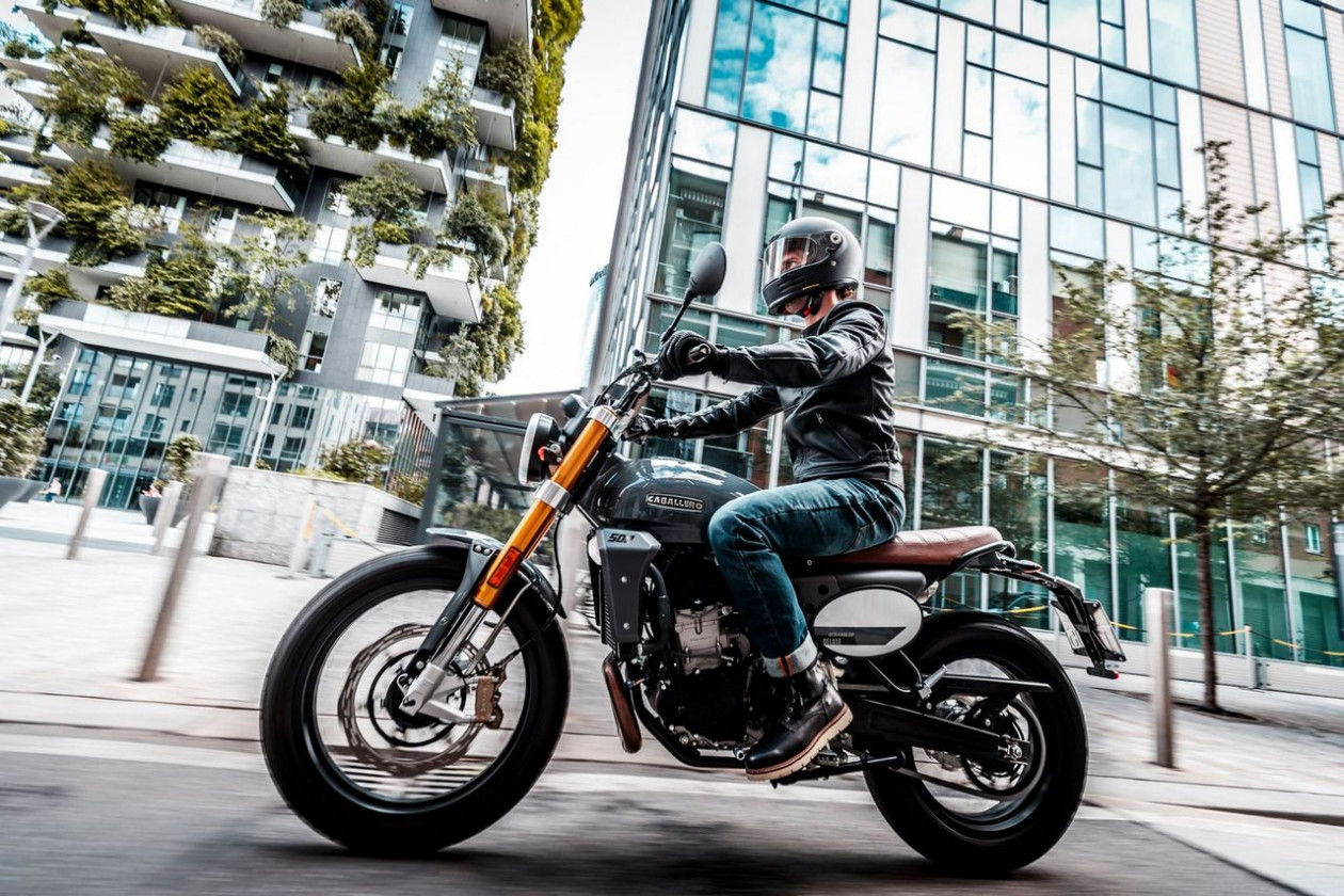 Fantic Caballero 500 Scrambler Deluxe – Νέα σπέσιαλ έκδοση