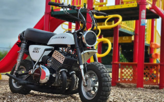 Kawasaki Rocket 400 - Mini bike με δίχρονο τρικύλινδρο κινητήρα [βίντεο]