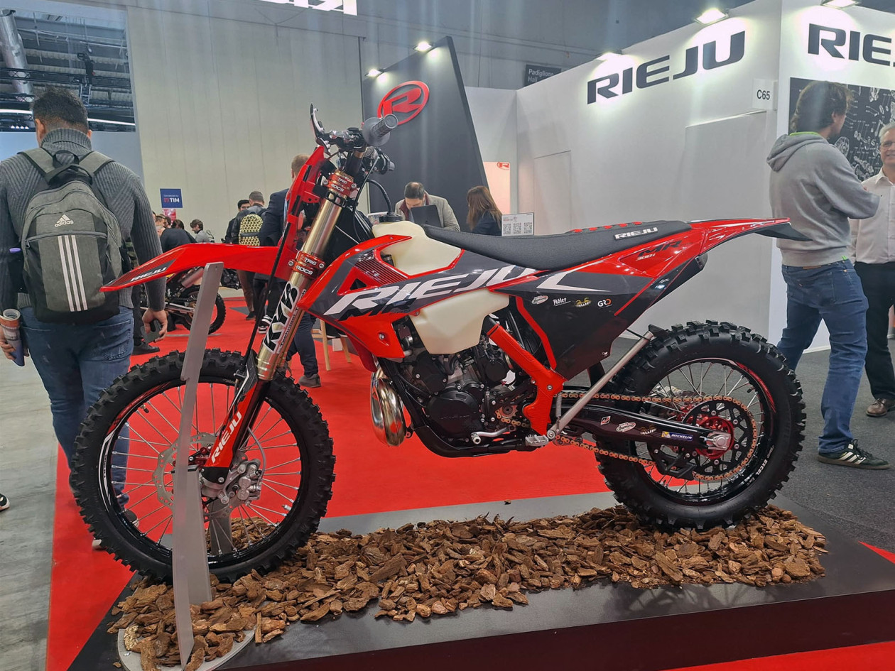 EICMA 2024 - Rieju MR300i Pro 2025 - Οι τιμές της Pro και της Racing έκδοσης στην Ελλάδα