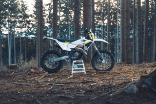 Husqvarna Enduro 2025 - Γκάμα οκτώ μοντέλων με επιστροφή του ΤΕ 125