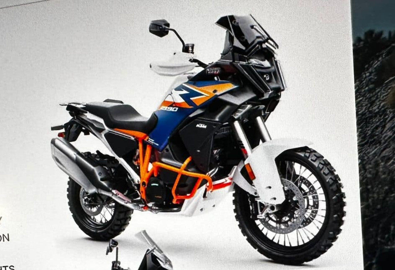 KTM 1390 Super Adventure R 2025 - Διέρρευσε και αυτό!