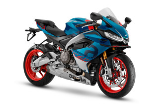 EICMA 2024 – Aprilia RS660 και RS660 Factory 2025 – Φτερά, ηλεκτρονικά και άλογα