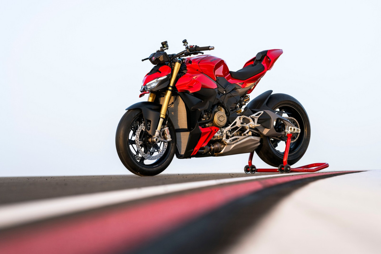 Ducati Streetfighter V4 &amp; V4 S 2025 – 214 άλογα για 189 κιλά