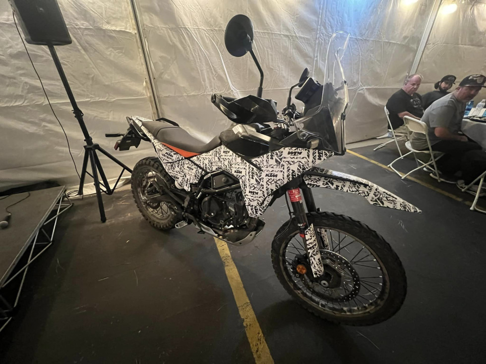 KTM 390 Adventure R 2025 - Αυτό είναι το νέο μοντέλο!