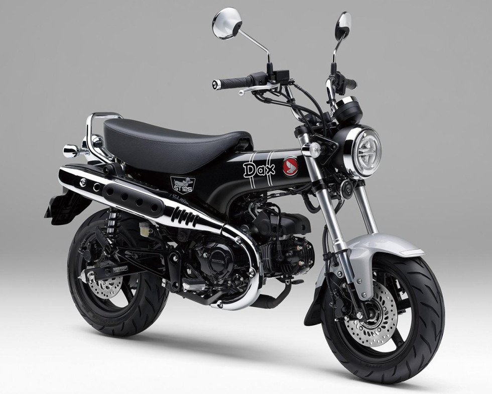 Honda ST125 Dax 2024 - Μαυρίζει και αποκτά νέα αξεσουάρ