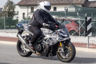 Aprilia Tuono V4 2025 – Διέρρευσαν κατασκοπευτικές εικόνες